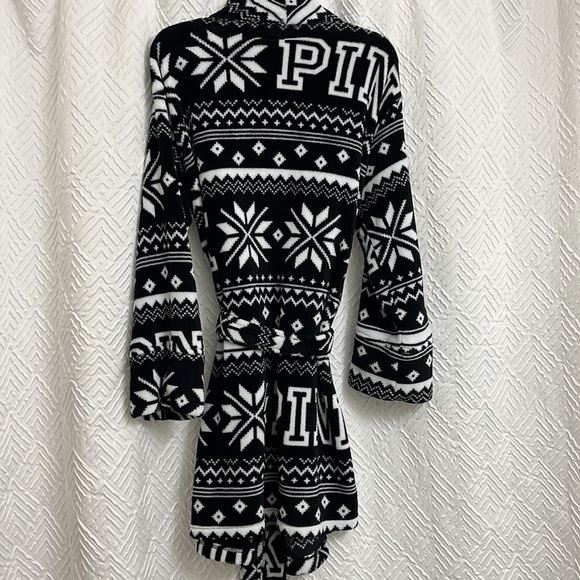 PINK by Victorias Secret Snowflake Robe Black and White Size M / L - Picture 3 of 5